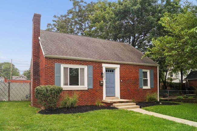 Building Photo - 3010 Woodbine Pl