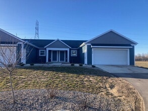 Building Photo - Recently Built 4 Bedroom, 2.5 Bath Duplex in Grandville