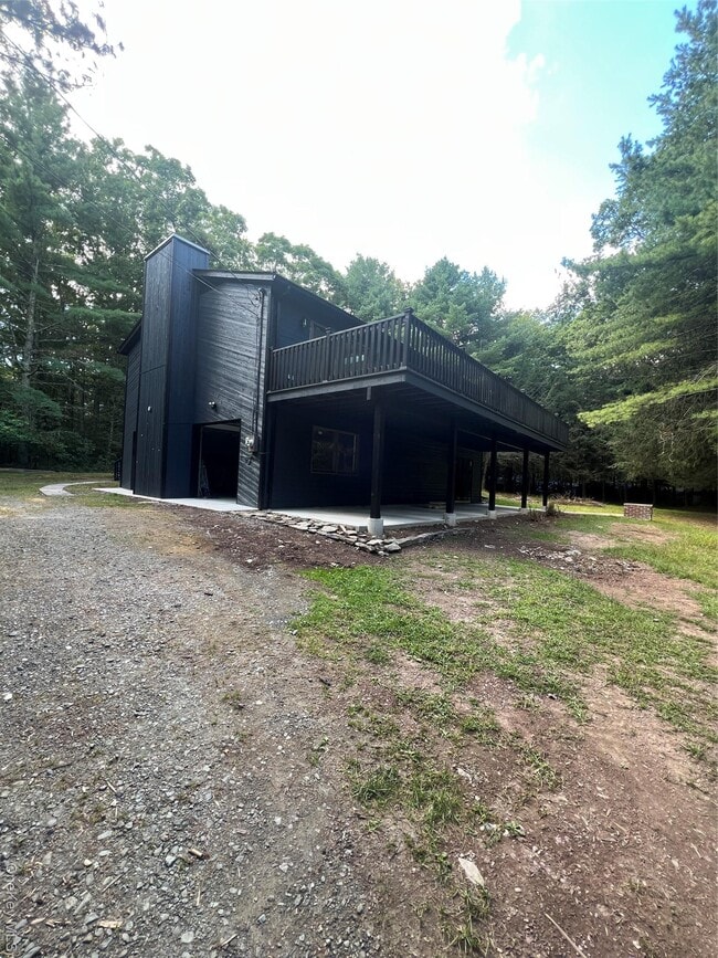 Building Photo - 60 Sunflower Dr