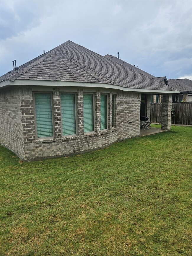 Building Photo - 21131 Armstrong County Dr