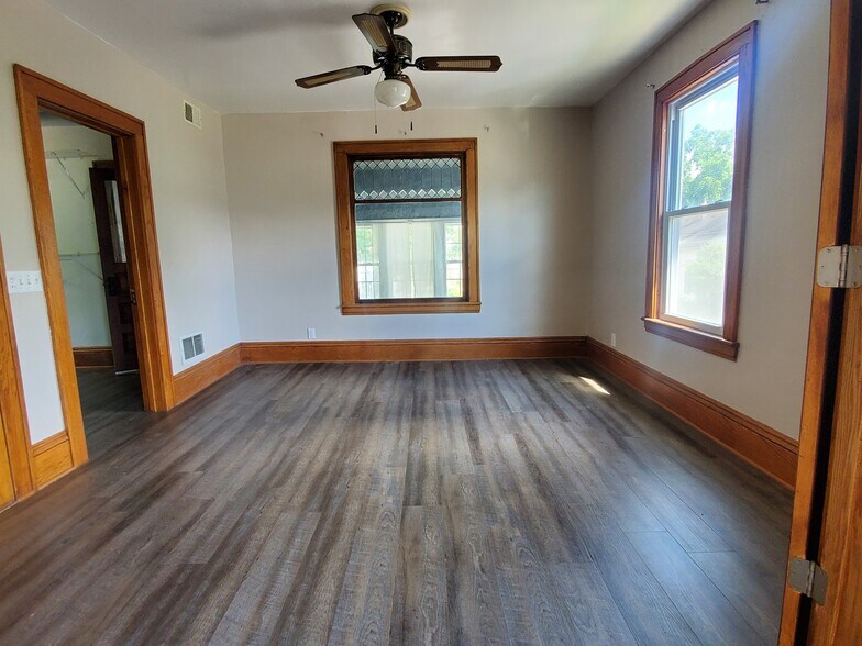 Master Bedroom - 401 Morgan Ave N