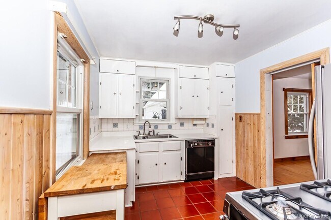 Building Photo - 530 Union Ave