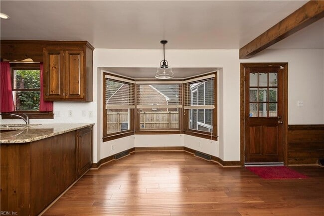 Building Photo - 4125 Duke of Gloucester Dr