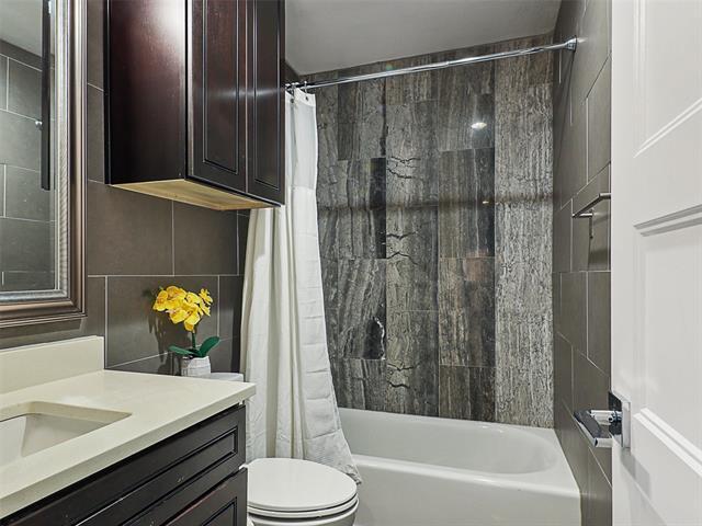 Building Photo - 1606 Blake Dr