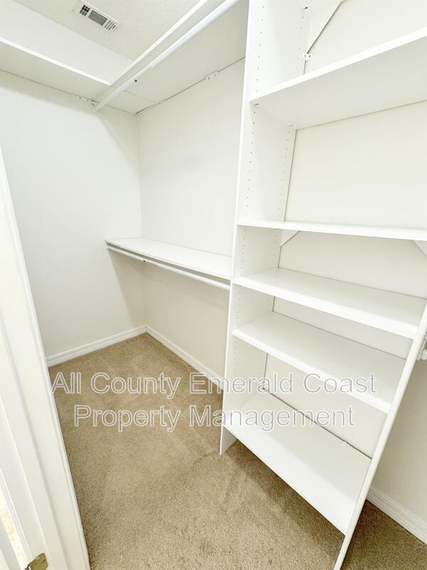 Building Photo - 293 Dahlquist Dr