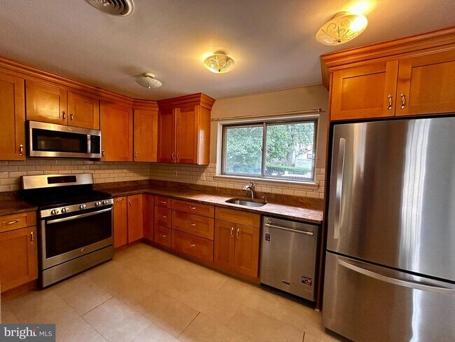 Building Photo - 287 Anderson Rd