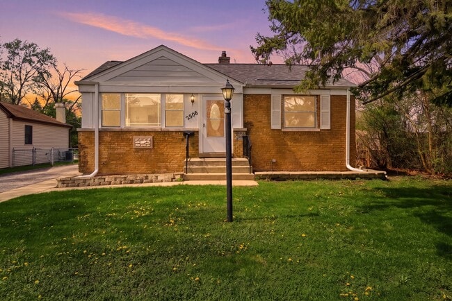 Building Photo - 2506 Rusty Dr