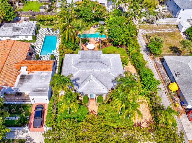 Building Photo - 411 26th St