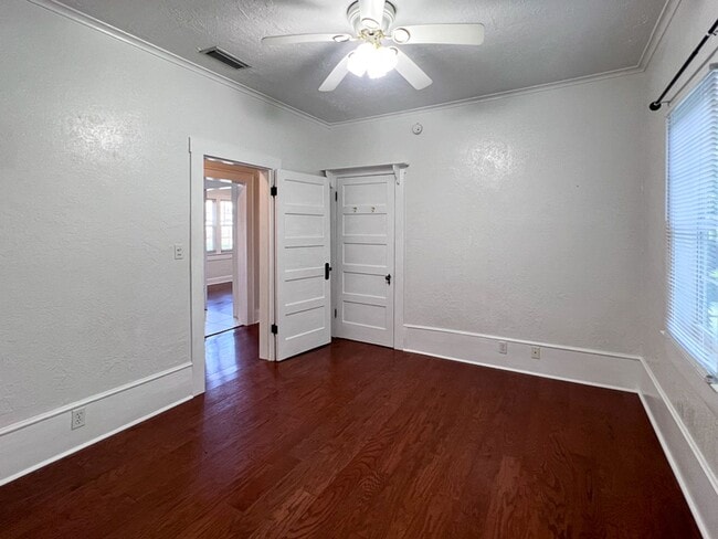 Building Photo - 2277 - McIntosh