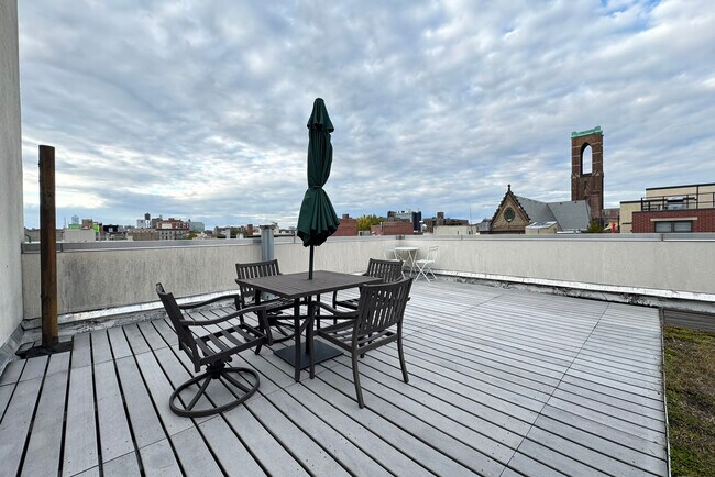Building Photo - 51 E 128th St