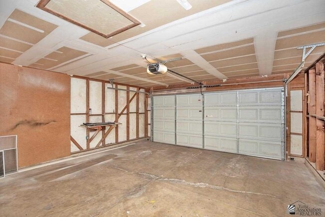 Building Photo - 3127 W 18th St