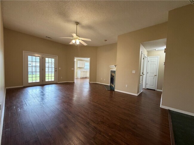 Building Photo - 2616 Meadow Lake St