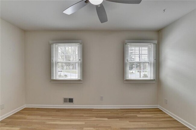 Building Photo - 3914 Granger Dr