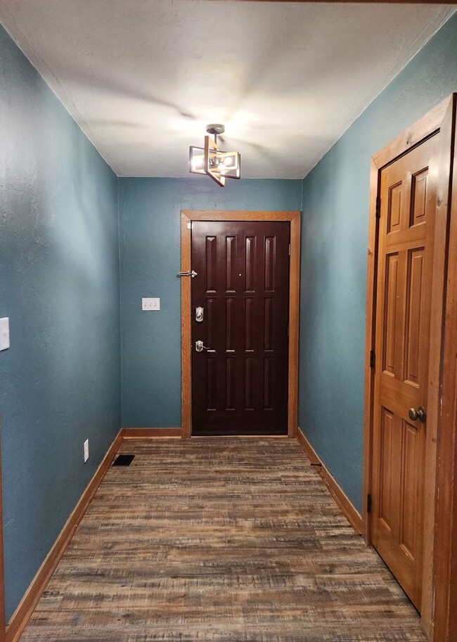 Building Photo - 3 bedroom house for rent off E Park Ave fo...