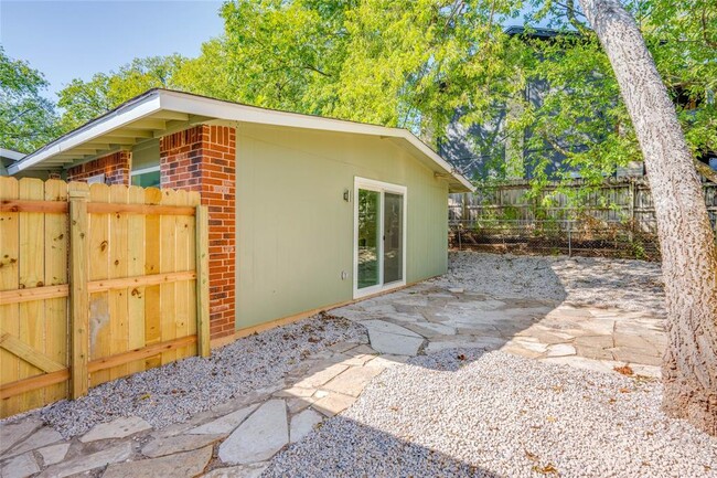 Building Photo - 3304 Dolphin Cove