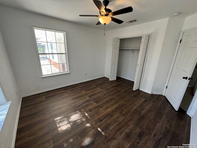 Building Photo - 675 Lacey Dr