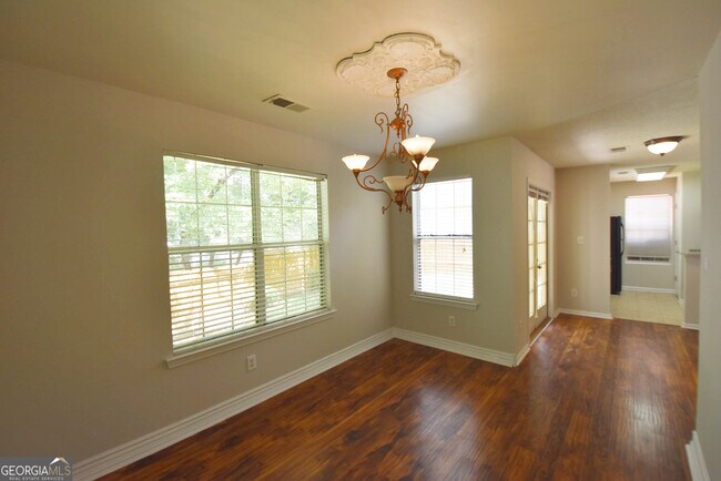 Building Photo - 115 S Fairfield Dr