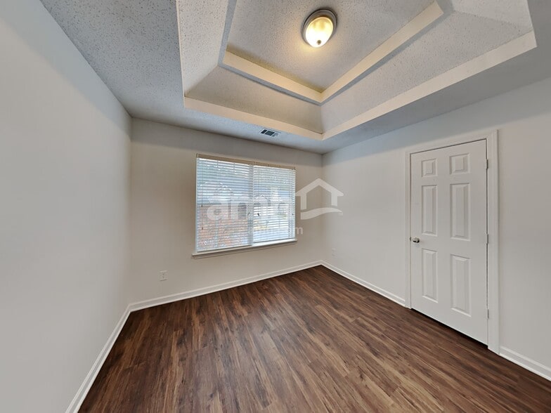 Building Photo - 1864 Tulip Petal Rd