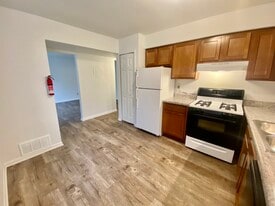 Building Photo - Ore Creek Apartments