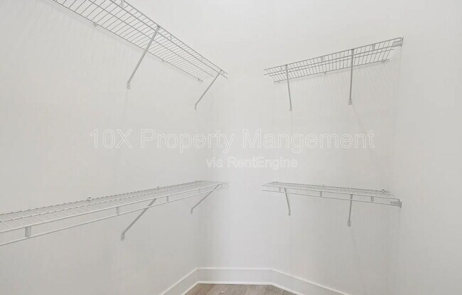 Building Photo - 92 E Innis Ave