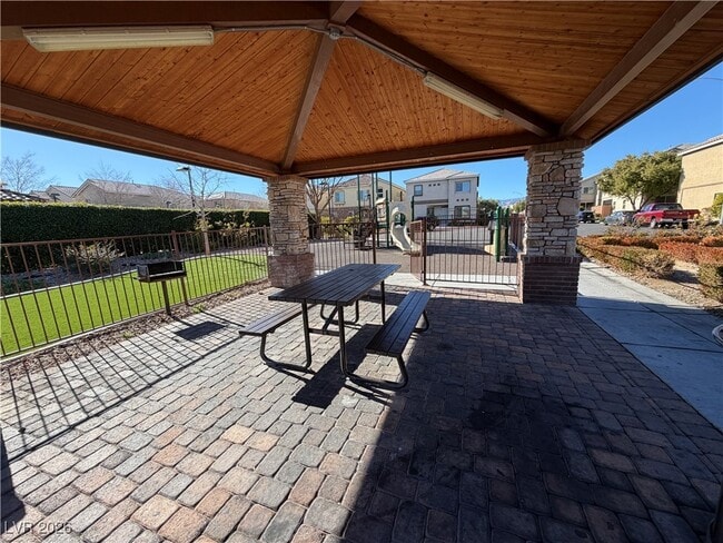 Building Photo - 9642 Volk Ave