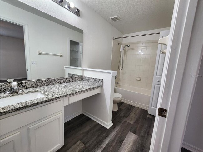 Building Photo - 701 Cresting Oak Cir