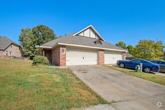 Building Photo - 207 S Woodsprings Dr