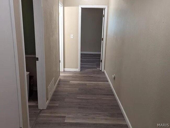 Building Photo - 48 Ramona Dr