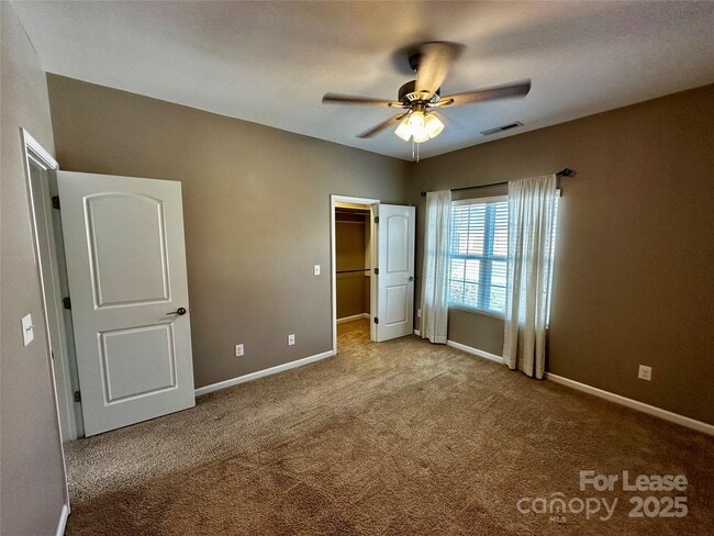 Building Photo - 15808 Sharon Dale Dr