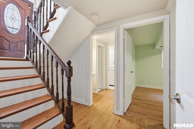 Building Photo - 303 Mansfield Rd