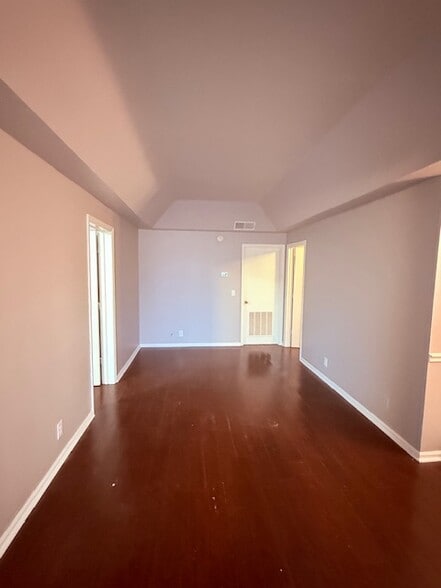 Building Photo - 2111 Acklen Ave