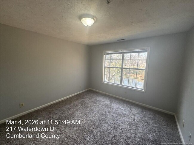 Building Photo - 217 Waterdown Dr