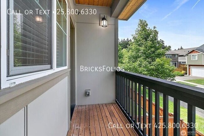 Building Photo - Discover Your Dream Corner Townhome in Olympia