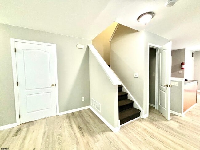 Building Photo - 27 Oyster Bay