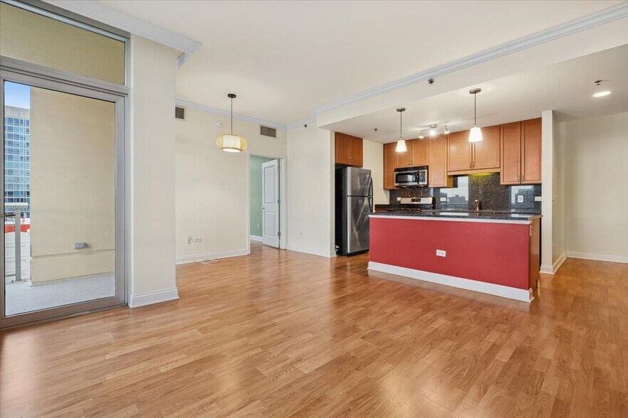 Building Photo - 1400 S Michigan Ave