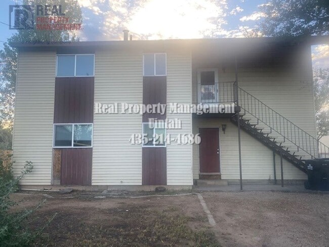Primary Photo - Cute 1-to-2-bedroom apartment