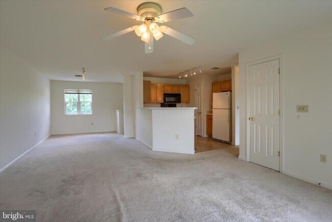 Building Photo - 136 Cardinal Ln