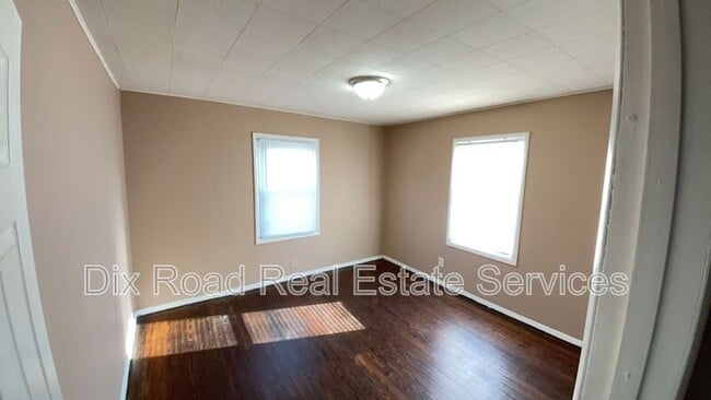 Building Photo - 1724 Winton St