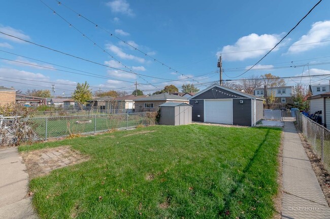 Building Photo - 6037 S Menard Ave