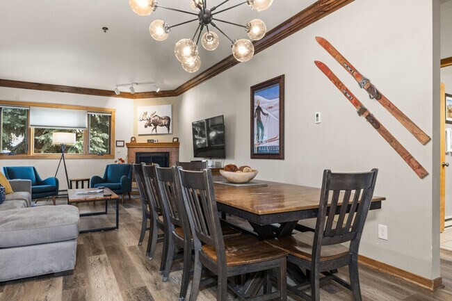 Building Photo - 2200 Apres Ski Way
