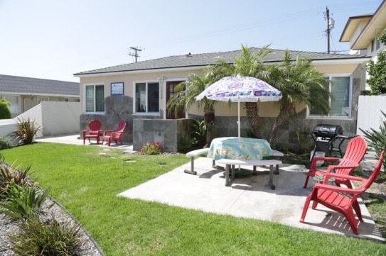 Shared oceanview BBQ area - Pacific Beach Dr - FULLY FURNISHED