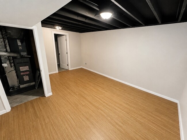 Building Photo - 539 S Deveron Dr