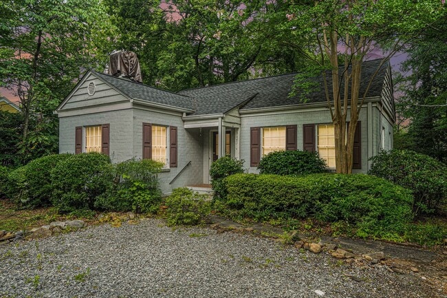 Building Photo - 2 bdrm, 1 bath near Emory and the CDC.