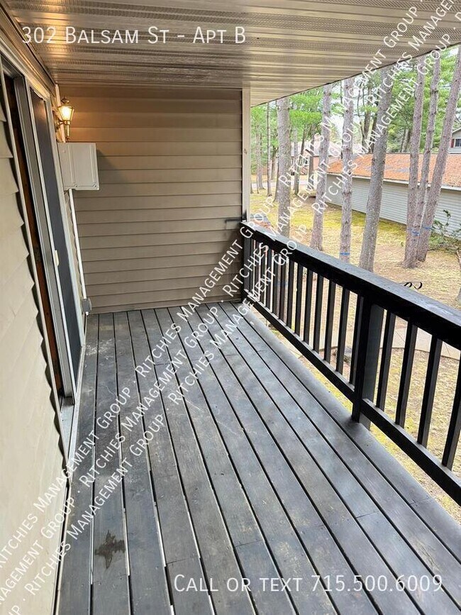 Building Photo - 302 Balsam St