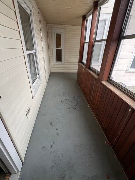 Building Photo - 45 Middle St