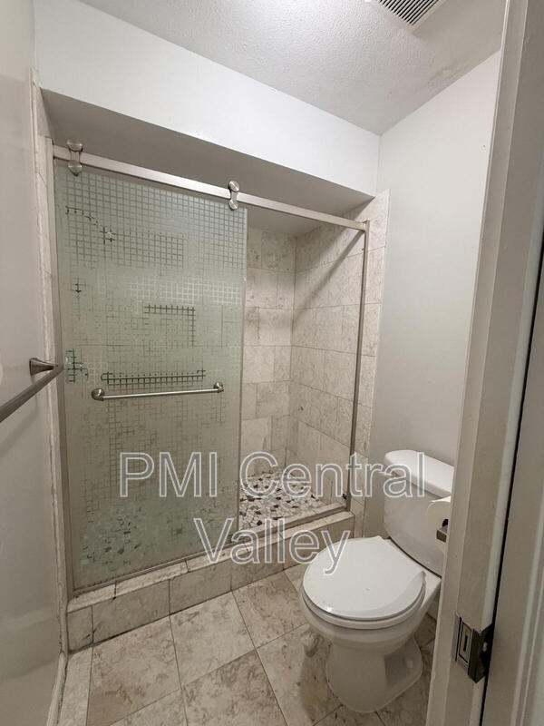 Building Photo - 3440 W Benjamin Holt Dr