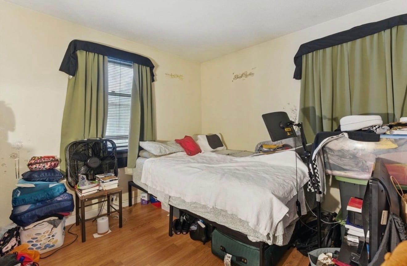 Building Photo - 82 Cherrelyn St