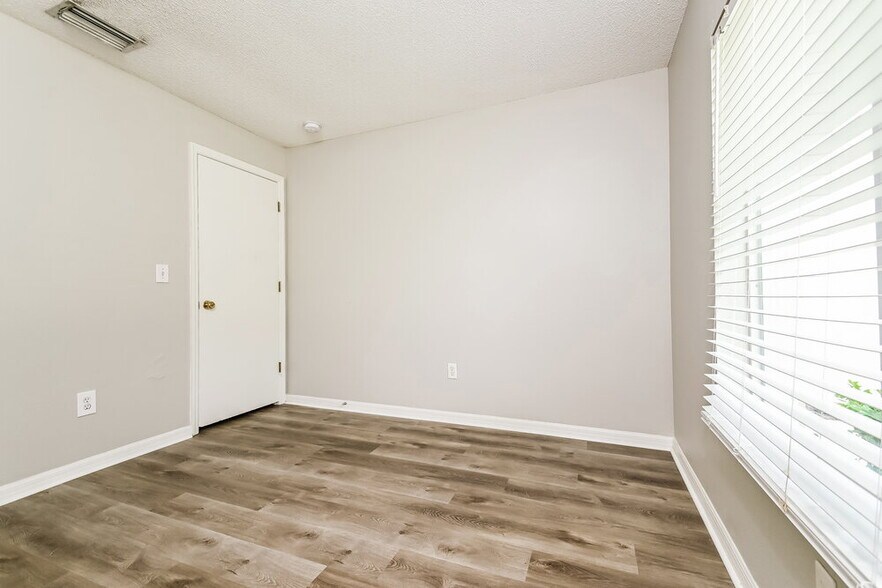 Building Photo - 11733 Brenford Crest Dr