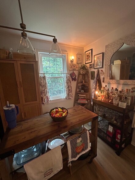 Building Photo - 4425 Holmes Ave