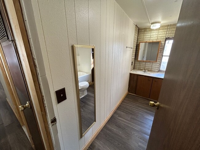 Building Photo - 2 Bedroom 1 Bath Updated Mobile Home in A & J Mobile Home Park